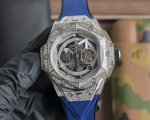 Hublot 宇舶表 恒宝全新Big Bang Sang Bleu Ii 满天星T钻刺青腕表 再次与知名刺青工作室Sang Bleu合作，推出又款利用几何图形巧