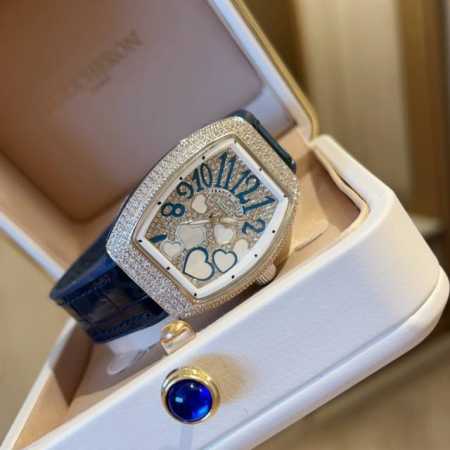 新款到 爱心Franker Muller_法兰克穆勒 V32酒桶系列 奢华镶嵌钻石经典数字面搭配橡胶真皮带 镶钻扣子 进口机芯 真空电镀 亮度高，更耐带 百搭衣 - 点击图像关闭
