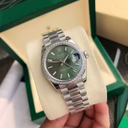 劳力士Rolex女款蚝式日志型腕表！表壳直31毫米。采用904L不锈钢来锻造，具备高抗腐蚀性。搭配劳力士定制版2236蓝游丝全自动机械机芯性能极为稳定，抗震力强