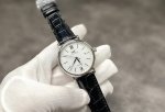 我跟你们说，我戴的这块 Iwc 万国柏涛菲诺“150 周年”特别版男表，那可真是买对了！40Mm 白色表盘配精钢表壳，鳄鱼皮表带黑色的，特显档次。这表质量杠杠的