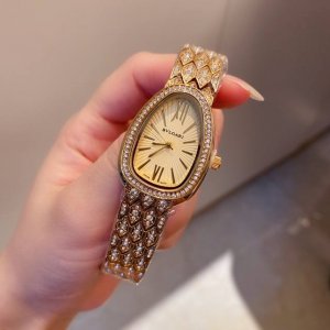 宝格丽全新octo Finissimo 手表惊艳亮相，新款serpenti Seduttori鎏光蛇影腕表魅惑闪耀，再奏经典续曲。6771#金壳