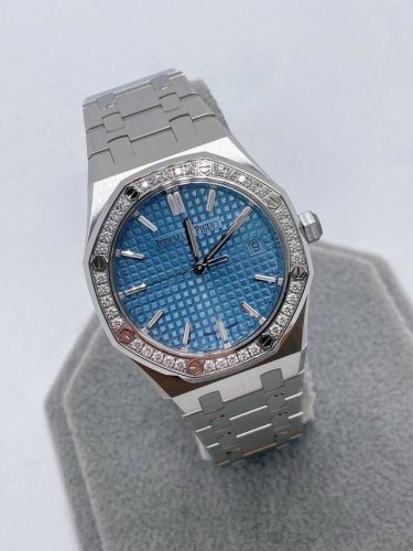 最新款冰蓝34Mm“钢王”女款真钻爱彼“皇家橡树，市场上“唯一一款”和正品每个配件通用互换“版本 ” .. 表圈镶嵌40颗2.0明亮式Vvs级别切割天然美钻 约