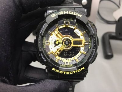 热卖款Ga-110 原单抬手灯G-Sho 经典防震表盘设计原单现货秒发 45度自动抬手亮灯功能配合冲击视觉的强烈色彩L液晶显示盘精确到11000秒的秒表计速功能