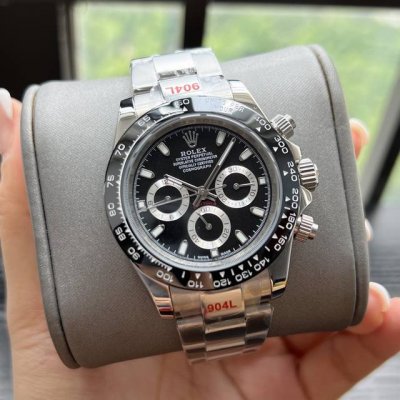 迪通拿系列 尺寸40Mm！全自动机械多功能六针机芯！陶质实心外圈连计速刻度，盘面的底色纹路经过无数次过滤改正，金属Logo凹陷立体感，易读Coma Light夜