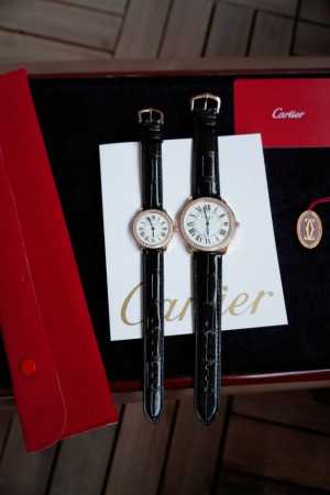 卡地亚Ronde Must De Cartier 全新Rondemust系列腕表 承袭经营圆形造型 以更流畅的表壳 与更精致的表盘设计焕美新姿瞩目回归 经典的圆 - 点击图像关闭
