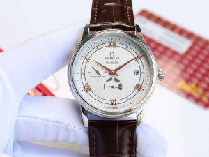 白 金 欧米茄-Omega 碟飞系列4针 男士腕表 字面与正品一致， 弧面时刻丁高清矿物质水晶镜面， 更高清历时9个月多次纠正升级， 打造1:1壳型，力求完美！