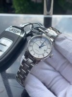 品牌：铂天使-Plangle优雅女士腕表，简约三针搭配3字位单日历设计，316精钢表壳，高级瑞士石英机芯，尺寸：30Mm厚10Mm，顶级316精钢钢带，装配原装