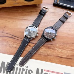 钢带+20金黑+20万国 Iwc 飞行员系列，精品男士腕表，多功能设计，尊贵大气，绅士风范，卓越品质，热卖全城。采用全自动机械机芯，顶级316精钢表壳，进口小牛