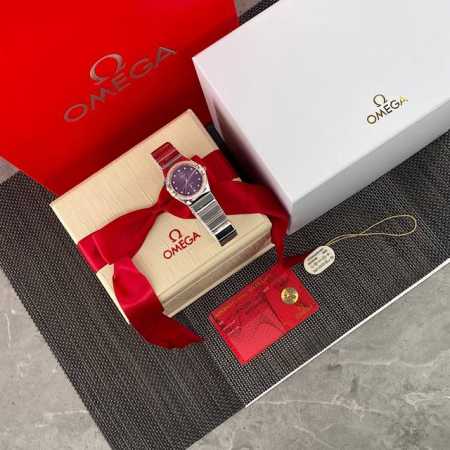 Omega 。新款欧米茄星座系列钻石石英女表，表盘直径27Mm ，瑞士石英机芯，蓝宝石防刮花玻璃，内盘镶嵌12颗宝石，3D立体紫色流星盘面工艺！沉淀跨越时代的水 - 点击图像关闭