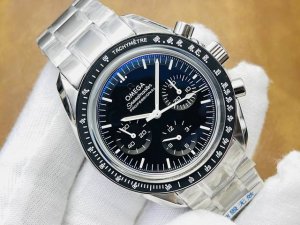 Om Factory2023墙裂推荐 全新omega欧米茄登月超霸310.30.4 .0 2专业月球腕表 1超霸故事的核心是被阿姆斯特朗带上了月球 手表被留在了