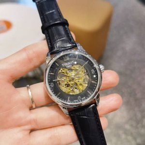 260天梭－Tissot全自动机械表，经典之作品质之选，真空电镀，超强矿物质玻璃，直径：40Mm，厚度：12Mm，休闲商务均可搭配