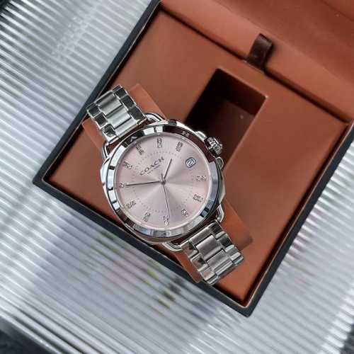 Coachtatum系列.多边形表盘与表圈蚀刻Coach品牌标识，型号：14504156，尺寸：34Mm，进口石英机芯，带按钮蝴蝶扣，简洁大方，高贵优雅，配专柜