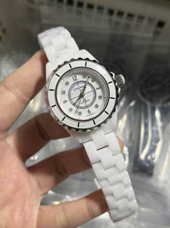 顶级品质 33Mm女装自动机械 Chanel J12 33Mm经典女装自动机械款 配置高密度陶瓷表链表壳&原装日本精工机 返修率极低33Mm适合大部分女生手腕 - 点击图像关闭