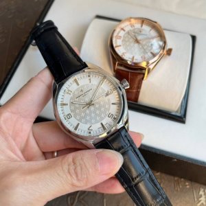 金+20 新款江诗丹顿伍陆之型系列。低调，奢华，儒雅和古典的结合，商务百搭，独具魅力！表径：41毫米＊10毫米搭配日本进口8215机芯， 机芯零反修 蓝宝石镜面