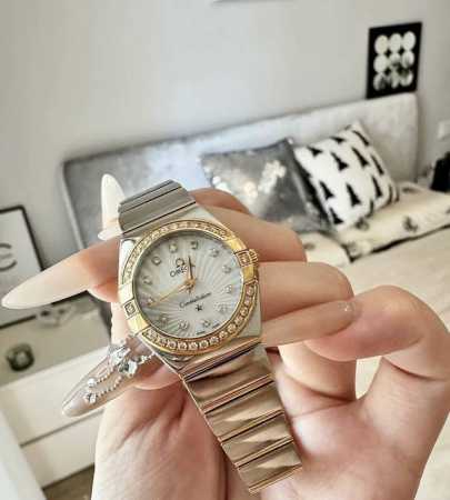 我选择的“时间伙伴”是欧米茄的星座系列，一个 以机芯命名的瑞士高端腕表品牌，秉承先鋒精神， 在精准、防磁、美学方面，不断突破制表极限，追求卓越品质。 星座腕表诞 - 点击图像关闭