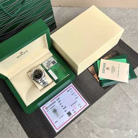 劳力士日志“最新版牛货， 三码合一扫描二维码即可入网查阅配置信息 真钻字面”劳力士“日志型”堪称经典腕表的典范，不论是功能还是美学风格，都历久常新。此腕表于19 - 点击图像关闭