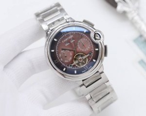 白壳 金壳 钢带30 品牌：卡地亚-Cartier 类型：男士腕表 壳套：顶级版316精钢l 表带：进口小牛皮表带 机芯：全自动进口机械机芯 镜面：矿物质防刮镜
