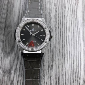 Sj出品 Hbb复刻 宇舶 恒宝 Hublot 经典融合系列 565.Nx. .Lr 机芯：进口9015机械机芯 42小时摆幅振频28800 升级自动陀原装刻度