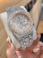 新款 金壳满钻 爱彼 A，精品男士腕表，技艺精湛，带日历独具匠心，尊贵大气，王者风范。采用进口石英机芯，矿物质超强镜面，尺寸: 40Mm，10M