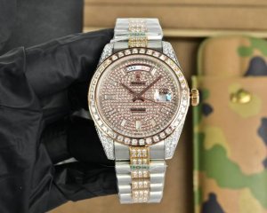 劳力士巅峰之作.升级版全网最具性价比劳力士 星期日志型满天星40Mm 满钻土豪版奢华18K纳米技术！2000+颗Aaa锆石精心打造！采用全自动进口机械机芯改版刻