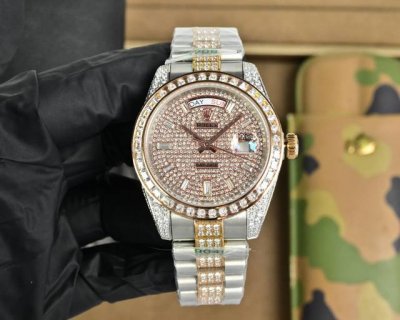 劳力士巅峰之作.升级版全网最具性价比劳力士 星期日志型满天星40Mm 满钻土豪版奢华18K纳米技术！2000+颗Aaa锆石精心打造！采用全自动进口机械机芯改版刻