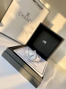 优质陶瓷 Chanel香奈儿 J12 石英女表 陶瓷材质 石仔面 33Mm♀女神必入款黑色更加炫酷 专柜包装