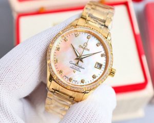 金 。Omega-欧米茄蝶飞系列惊艳上市50米防水 精细打磨，清新优雅，大方得体女神必备款ad出品 精品不断