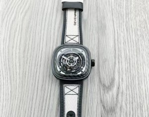 Sevenfriday七个星期五p系列 自动机械机芯 瑞士方形黑盘皮带黑白拼色工业风潮流运动休闲 男女同款 瑞表 黑色表盘 精钢表壳 牛皮表带