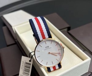 丹尼尔惠灵顿 Danielwellington 手表女 Dw男女士手表简约时尚欧美情侣石英腕表 生日礼物送女友 36Mm蓝白红三色-玫金 Dw030#女士手表