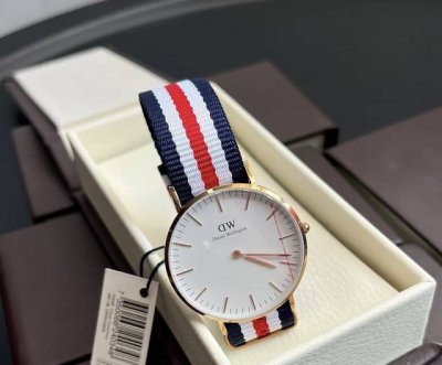 丹尼尔惠灵顿 Danielwellington 手表女 Dw男女士手表简约时尚欧美情侣石英腕表 生日礼物送女友 36Mm蓝白红三色-玫金 Dw030#女士手表