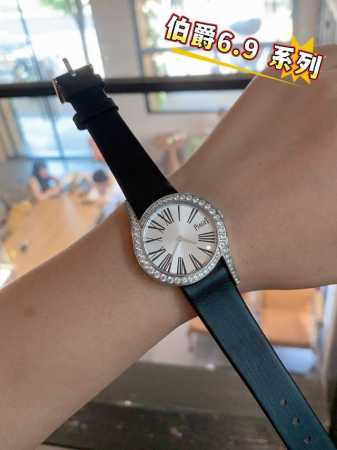 白钻 金钻 Limelight Gala腕表尺寸32Mm运用一流的壳套打磨工艺，诠释优雅气质。.采用定制版瑞士石英机芯，续航给力，走时稳健。镶饰60颗明亮式切割 - 点击图像关闭