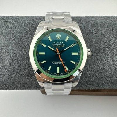 劳力士Milgauss系列，1 0闪电针 绿玻璃904L最高版本，蓝盘 绿盘！防磁双重底盖！ 同步绿色材料蓝宝石玻璃，定制全新的实心针轴3131一体机芯 尺寸：