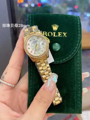 新款推荐钻圈 劳力士 28Mm精致小表螺旋后盖 珍珠贝母 女款钻圈钻面 爆款推荐 设计显出独特高贵优雅女神气质！316精钢搭配原装拉扣，不显浮华的风格广受女神喜