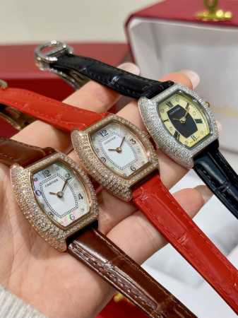 卡地亚-Cartier ，Mini Lady 酒桶型，采用原装进口瑞士石英机芯，法国蓝宝石水晶镜面，表壳镶满施华洛世奇真水钻18K金工艺，牛皮表带 ，外型精巧别 - 点击图像关闭