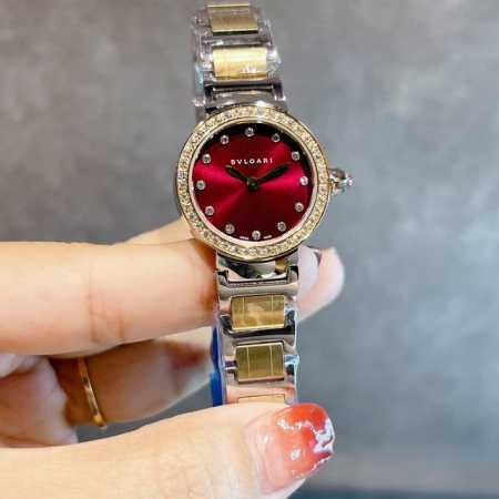 白壳 玫金 钻20 宝格丽迷你号！ Bvlgari 宝格丽 Bvlgari系列 经典又不失时尚气息女表，进口石英，,精钢不绣钢材质 细节做工非常不错，小号尺寸： - 点击图像关闭