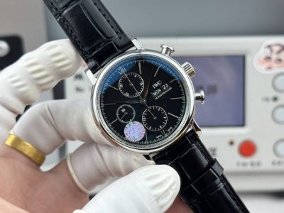 白 -金 。原装扣+50。 Zf出品， 波涛菲诺计时腕表 腕表尺寸42Mmx13.5Mm。完美同步，表壳以精钢材质打造，通过细致的抛光打磨之后呈现出细腻光泽，表