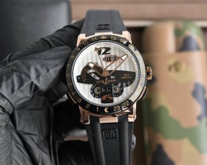 白壳 玫壳820 雅典-Ulysse Nardin巅峰热卖 精选男士腕表 直径44Mm厚15Mm 进口原装天津机械机芯 强化水晶玻璃镜面 316L不锈钢表壳 天