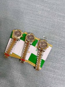 白 金 钻20 劳力士 日志 系列 经典女款31-原装压扣 小红书火爆推荐橄榄绿盘，粉色表盘，最新星星面盘，彰璀璨夺目、设计显出独特高贵优雅女神气质！316精钢