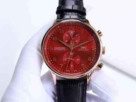 万国-Iwc 萄计系列 匠心制作 强烈推荐 隆重登场。简约商务的设计之下，蕴含一丝浓郁的复古情怀 机芯 搭载全自动进口机械， 走时精准，动力储备强劲 表壳 采用 - 点击图像关闭