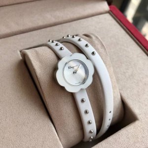 原盒:80 新款专柜同步上新！菲拉格慕 Ferragamo Salvatore 女士手表，花朵造型，26Mm表径，蓝宝石玻璃，瑞士石英机芯，原厂原单尾货！最新款