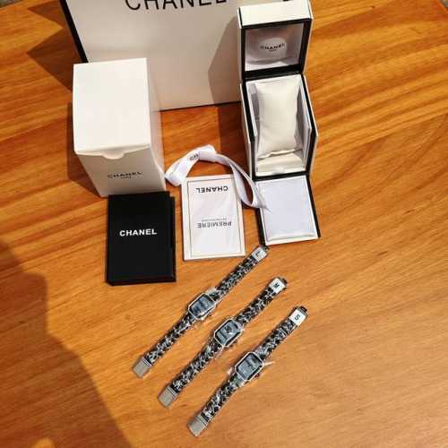 最新版chanel香奈儿方糖 Première 腕表！ 真正天花板级别原版无差，搭载原装正品高精度瑞士机芯，腕表尺寸26.1X20X7.65毫米。表带尺寸s M