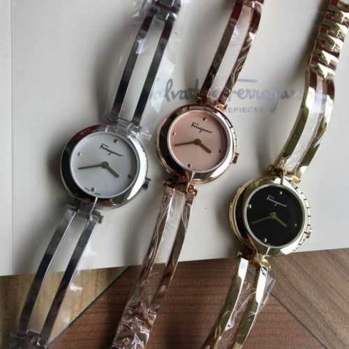 原盒:80 菲拉格慕 Ferragamo Salvatore 女士手表，26Mm，蓝宝石玻璃，瑞士石英机芯，原厂原单尾货！最新款，超级好价出。