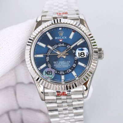 新品劳力士Rolex Sky-Dweller 天行者！ 表壳 尺寸42Mm，沉稳可靠、雍容大度！表圈采用劳力士Ring Command三角坑纹，旋转外圈可调转月