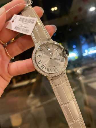 FFF金 高品质， Ballon Bleu de Cartier卡地亚蓝气球腕表奢华系列，百搭尺寸36mm，简约又别具品味，摒弃了现代盛行的繁复华丽的修饰，以简 - 点击图像关闭