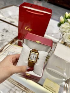 【批发】P440（配图片同款包装） cartier卡地亚坦克真正的高版本原单品质，专柜对版哈，你们要的高版本终于给你们安排了，等了2个月才出货，在超长的品牌历史