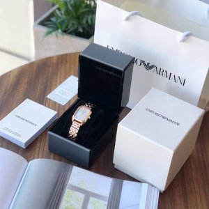 支持香港、美国直邮 全国联保！正品！正品！Armani阿玛尼ar111902 钢带女士手表型号ar11147玫瑰金钢带石英表，316精钢表带，白色贝母表盘，有光