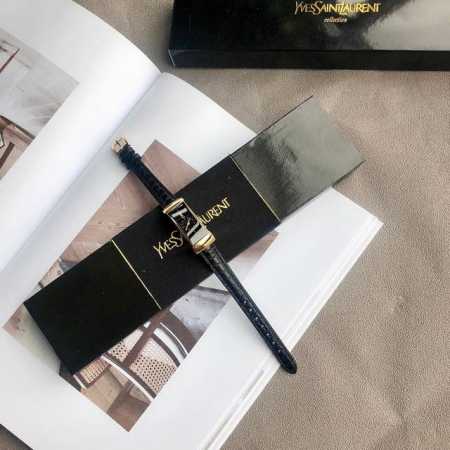 圣罗兰 通勤百搭中古系列，小方表款式 ，简洁大方。蓝宝石镜面 凸镜设计 时尚感爆棚！！真皮鳄鱼皮皮带，日本原装机芯 稳定性非常好！！！独一无二的款式！！绝对不撞 - 点击图像关闭