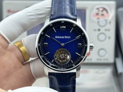 新款爱彼真陀飞轮Code11.59系列26396男士腕表！完美与个性的体验！ DDD 1直径42Mm！表面玻璃采用水晶蓝宝石玻璃。 DDD 2搭载Cal.295