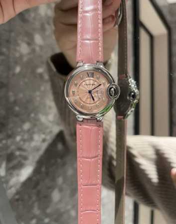 皮带 钢带+20 钻40 卡地亚 蓝气球！Q厂33Mm 经典表盘，重磅来袭全球最火的款式之一！可以承载岁月的经典之作，永不过时！！机芯为石英机芯。世界顶级的珠宝 - 点击图像关闭