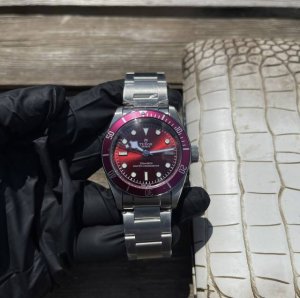 皮带 钢带690 帝舵 Tudor 碧湾型系列 搭载全自动机械芯 尺寸：42Mm 镀膜玻璃 精钢表带原装扣 复古帝陀 全新演绎